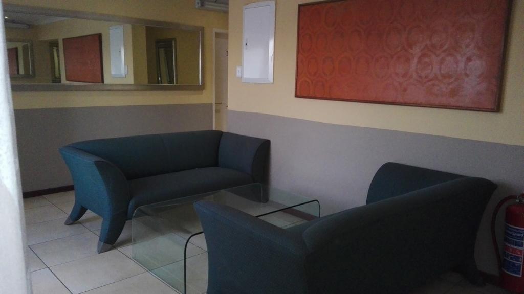 Villa Via Hotel Midrand Exterior foto